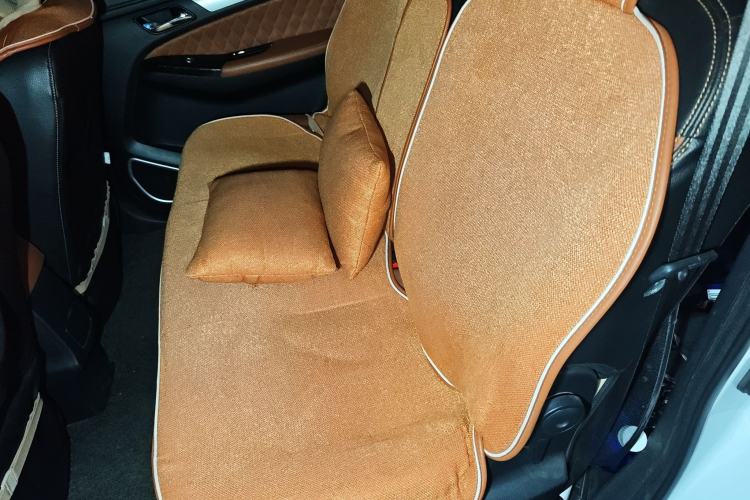 Used FAW Yingzhi G5 2016 1.5L CVT Elite Edition Left Rear Seat