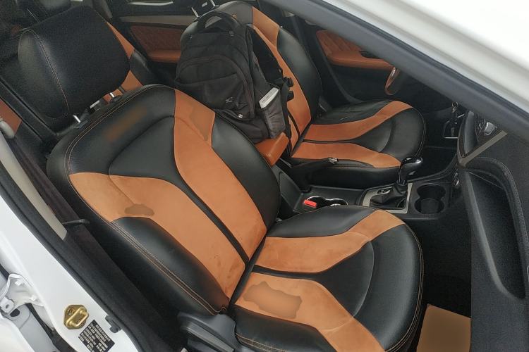 Used FAW Yingzhi G5 2016 1.5L CVT Elite Edition Right Front Seat
