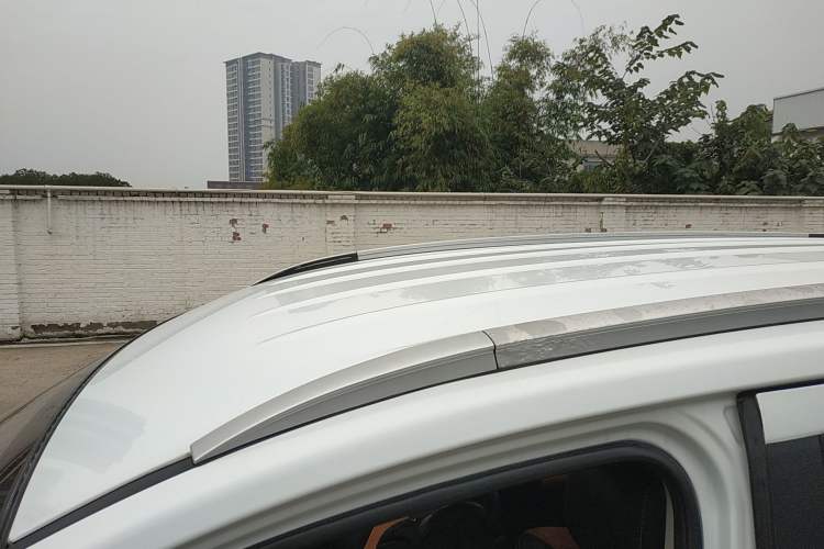 Used FAW Yingzhi G5 2016 1.5L CVT Elite Edition Roof