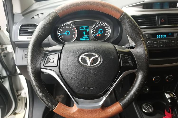 Used FAW Yingzhi G5 2016 1.5L CVT Elite Edition Steering Wheel