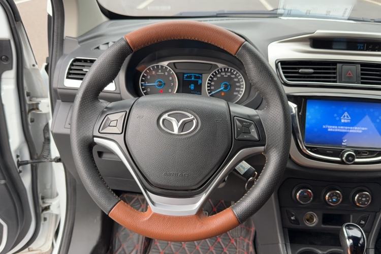 Used FAW Yingzhi G5 2016 1.5L CVT Luxury Navigation Edition Steering Wheel