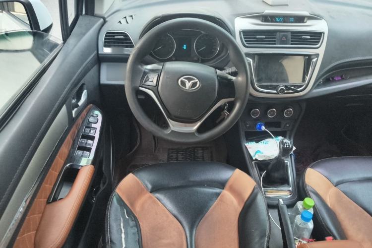 Used FAW Yingzhi G5 2016 1.5L Manual Luxury Navigation Edition Steering Wheel