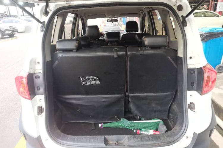 Used FAW Yingzhi G5 2016 1.5L CVT Elite Edition Trunk
