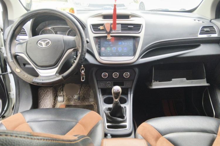 Used FAW Yingzhi G5 2017 1.5L Manual Weekend Edition Center Console