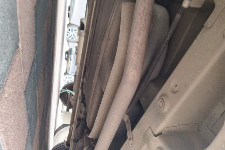 Used FAW Yingzhi G5 2017 1.5L Manual Weekend Edition Chassis Rear Right
