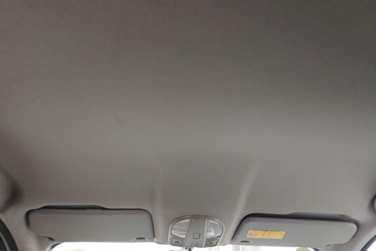 Used FAW Yingzhi G5 2017 1.5L Manual Weekend Edition Headliner