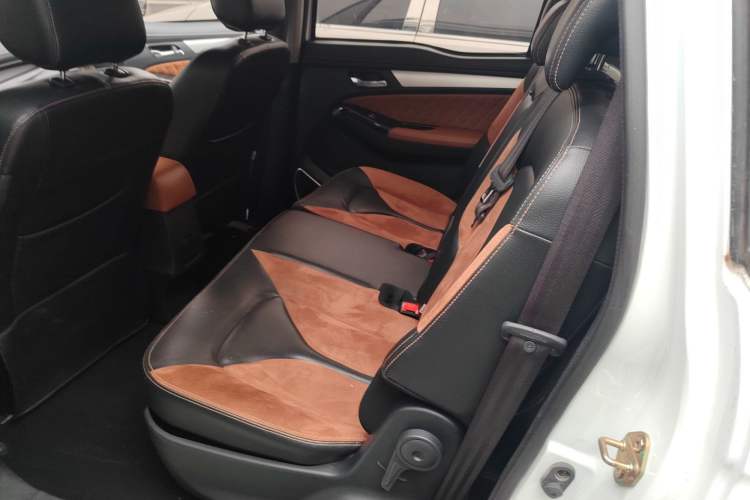 Used FAW Yingzhi G5 2017 1.5L Manual Weekend Edition Left Rear Seat