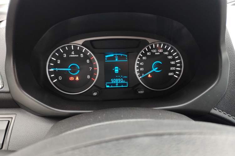 Used FAW Yingzhi G5 2017 1.5L Manual Weekend Edition Odometer Close Up