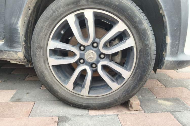 Used FAW Yingzhi G5 2017 1.5L Manual Weekend Edition Right Front Wheel Hub
