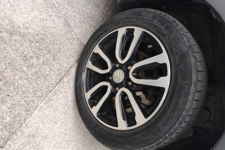 Used FAW Yingzhi G5 2017 1.5L Manual Weekend Edition Right Front Wheel Hub