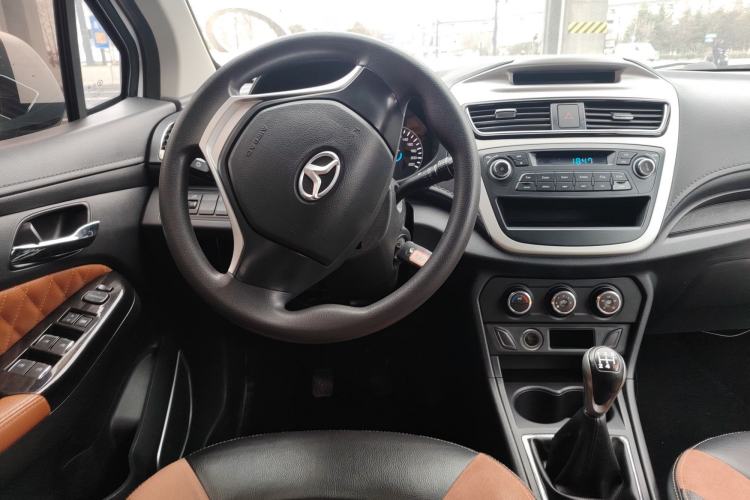 Used FAW Yingzhi G5 2017 1.5L Manual Weekend Edition Steering Wheel