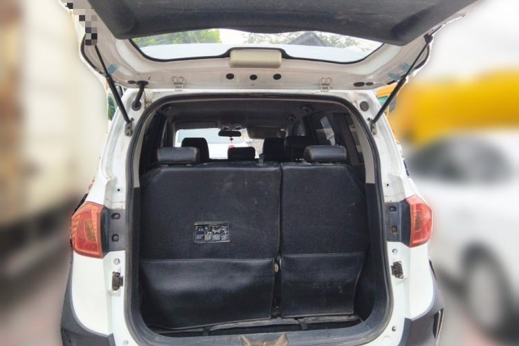 Used FAW Yingzhi G5 2017 1.5L Manual Weekend Edition Trunk