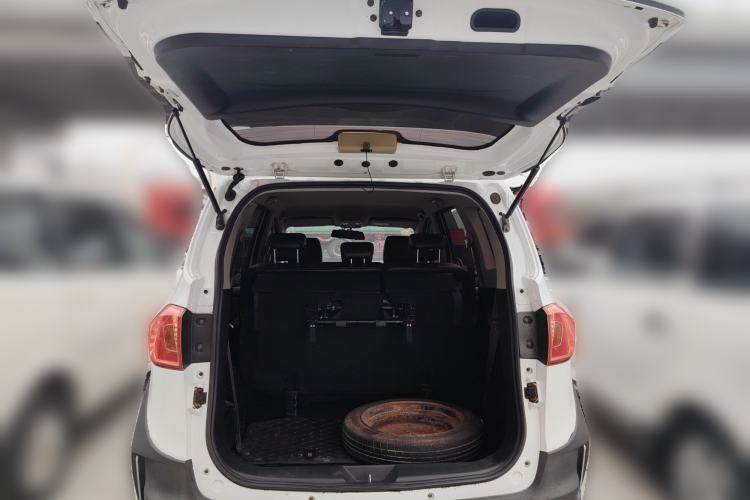 Used FAW Yingzhi G5 2017 1.5L Manual Weekend Edition Trunk