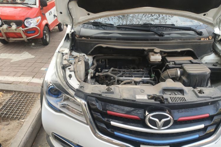 Used FAW Yingzhi G5 2018 1.5L Manual Weekend Edition Engine Bay Right