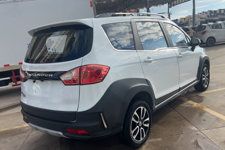 Used FAW Yingzhi G5 2018 1.5L Manual Weekend Edition Exterior 3