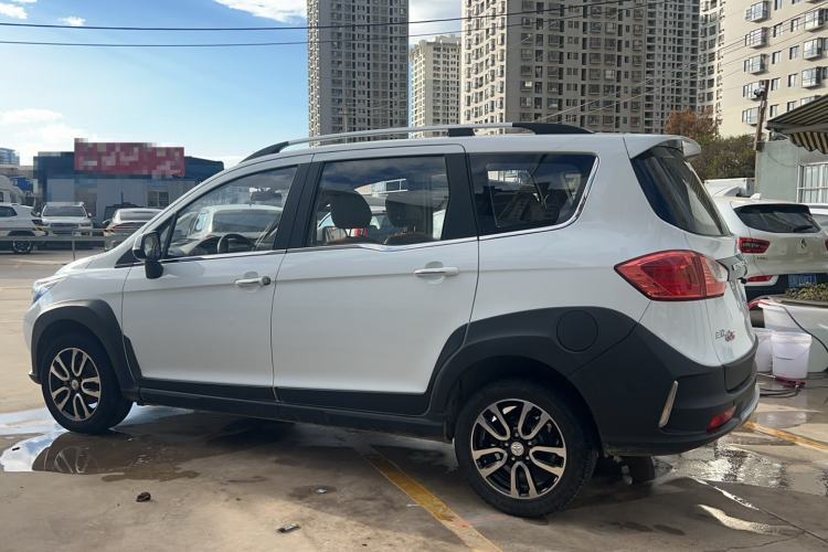 Used FAW Yingzhi G5 2018 1.5L Manual Weekend Edition Exterior 5