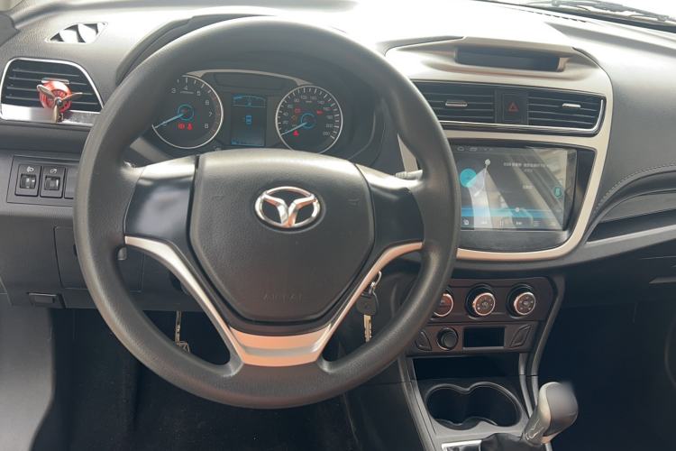 Used FAW Yingzhi G5 2018 1.5L Manual Weekend Edition Interior 4
