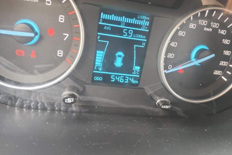 Used FAW Yingzhi G5 2018 1.5L Manual Weekend Edition Odometer Close Up