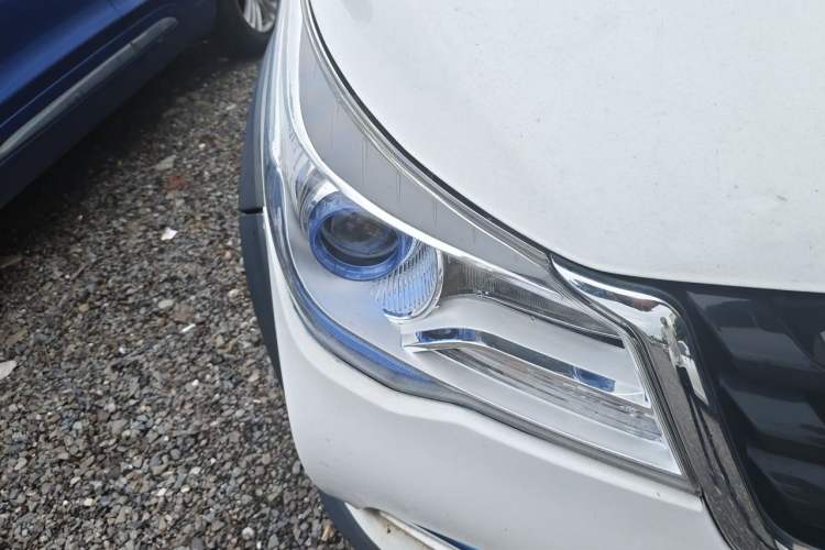 Used FAW Yingzhi G5 2018 1.5L Manual Weekend Edition Right Front Headlight