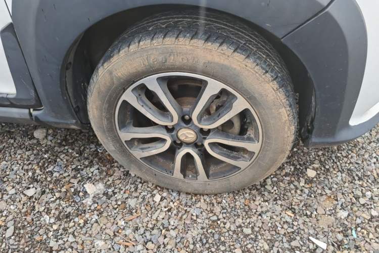 Used FAW Yingzhi G5 2018 1.5L Manual Weekend Edition Right Front Wheel Hub