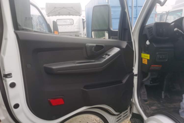 Used Feidi Ditu EF3 2022 Ningde Times 55.7 kWh Flatbed Van Interior 1