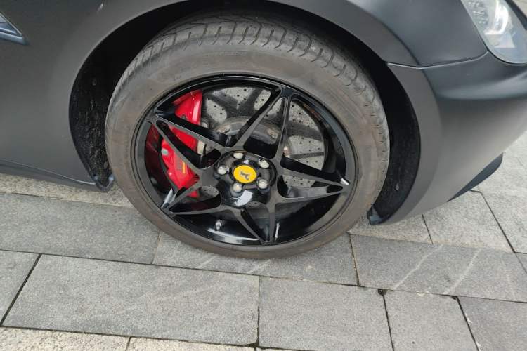 Used Ferrari California T 2009 4.3L Standard Edition Right Front Wheel Hub