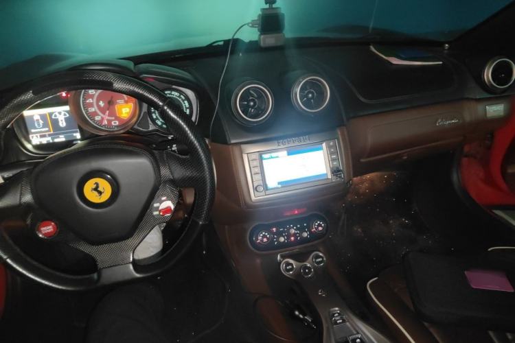 Used Ferrari California T 2009 4.3L Standard Edition Center Console