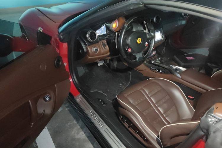 Used Ferrari California T 2009 4.3L Standard Edition Driver Seat