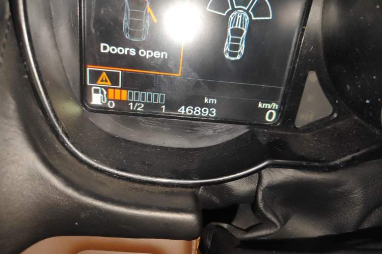 Used Ferrari California T 2009 4.3L Standard Edition Odometer Close Up