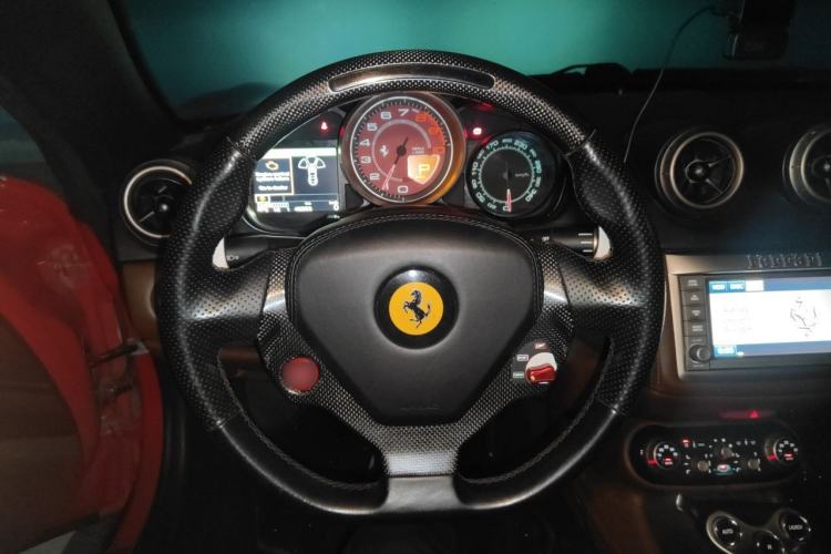 Used Ferrari California T 2009 4.3L Standard Edition Steering Wheel