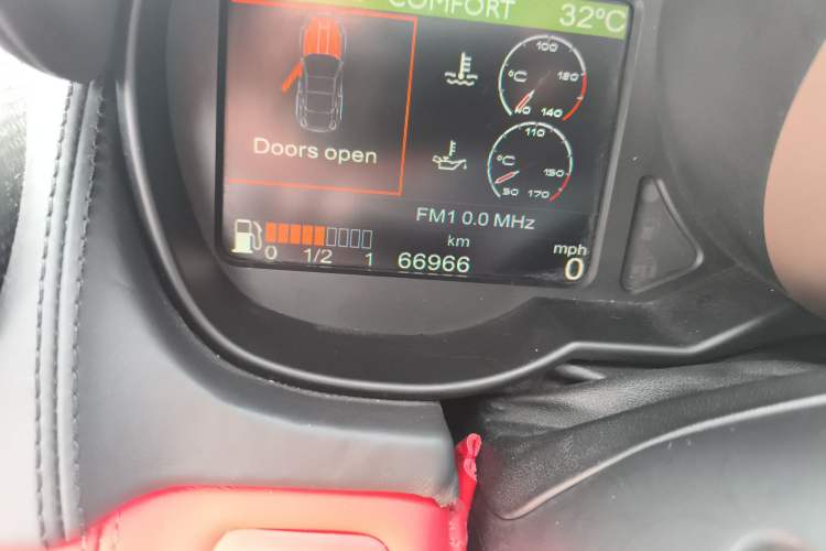 Used Ferrari California T 2009 4.3L Standard Edition Odometer Close Up