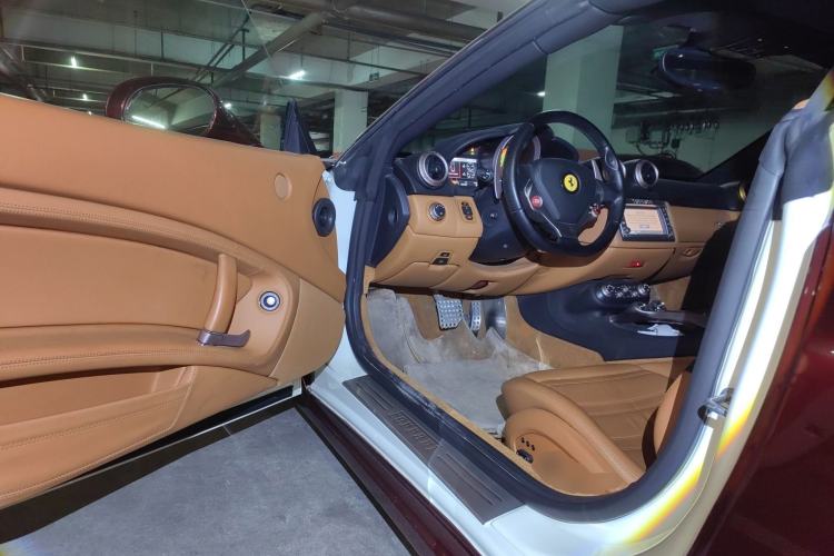 Used Ferrari California T 2009 4.3L Standard Edition Driver Seat