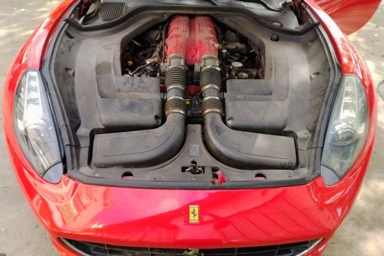 Used Ferrari California T 2009 4.3L Standard Edition Engine Bay