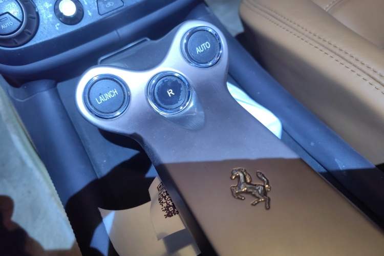 Used Ferrari California T 2009 4.3L Standard Edition Gear Lever