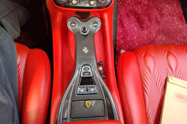 Used Ferrari California T 2009 4.3L Standard Edition Gear Lever