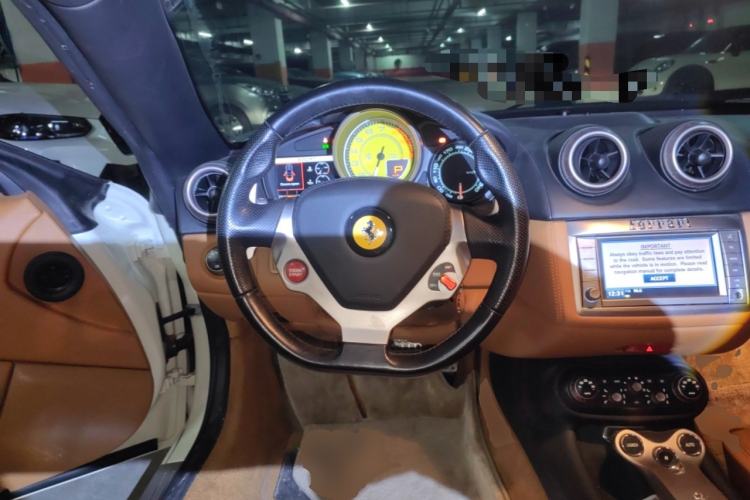 Used Ferrari California T 2009 4.3L Standard Edition Steering Wheel