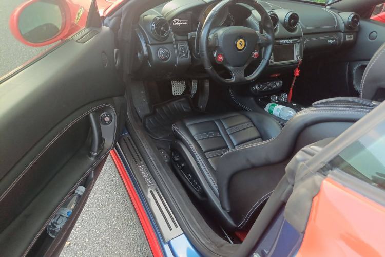 Used Ferrari California T 2012 4.3L Standard Edition Driver Seat
