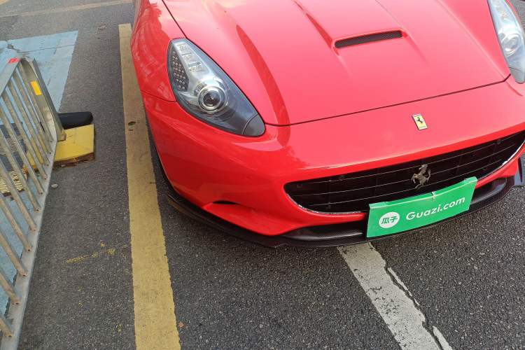 Used Ferrari California T 2012 4.3L Standard Edition Right Front Headlight