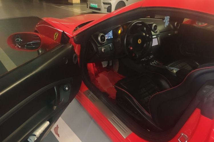 Used Ferrari California T 2012 4.3L Standard Edition Driver Seat