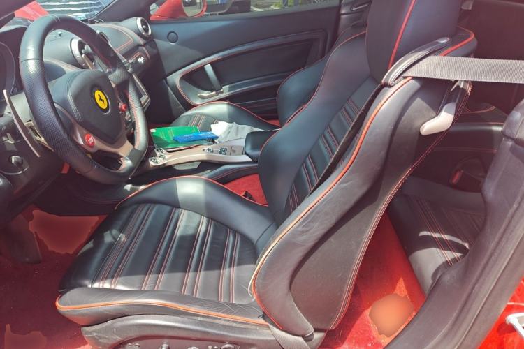 Used Ferrari California T 2012 4.3L Standard Edition Left Front Seat