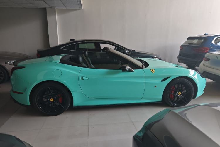 Used Ferrari California T 2015 3.9T Standard Edition Exterior 3