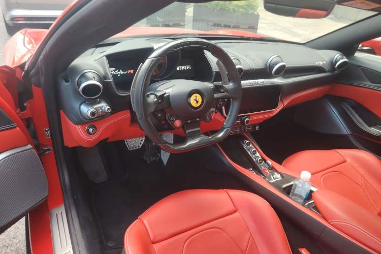 Used Ferrari Portofino 2021 3.9T M Center Console