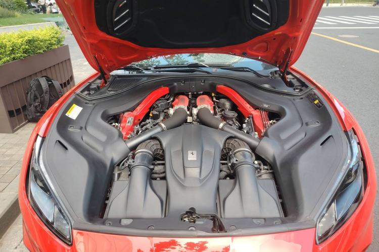 Used Ferrari Portofino 2021 3.9T M Engine Bay