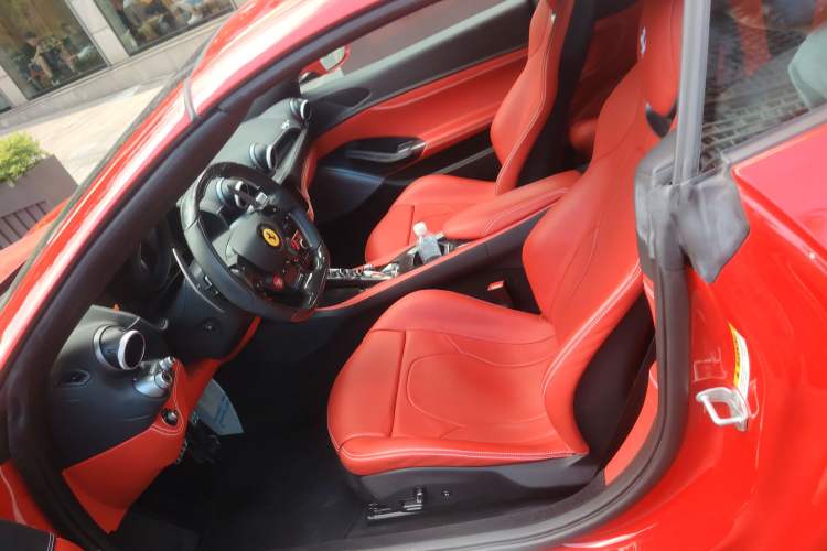 Used Ferrari Portofino 2021 3.9T M Left Front Seat
