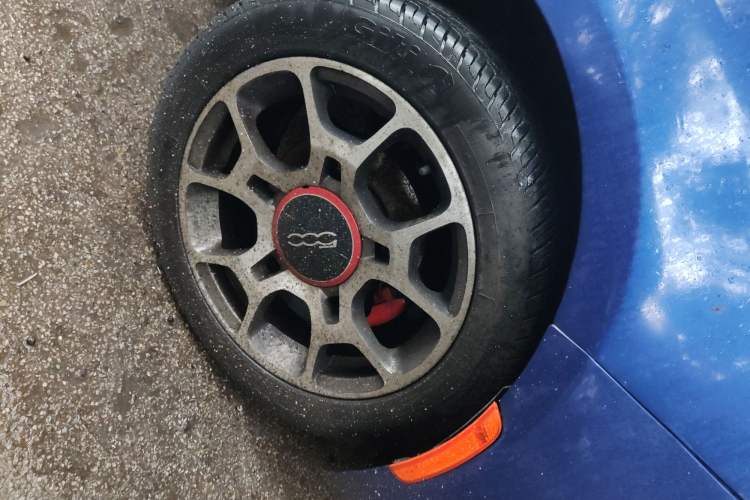 Used Fiat 500 2011 1.4L Sport Edition Right Front Wheel Hub