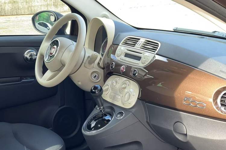 Used Fiat 500 2011 1.4L Fashion Edition Interior 3