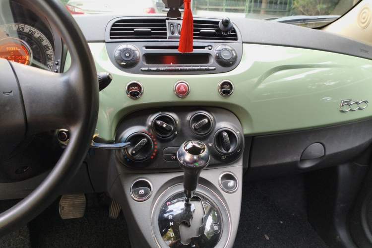 Used Fiat 500 2011 1.4L Fashion Edition Audio And AC Panel