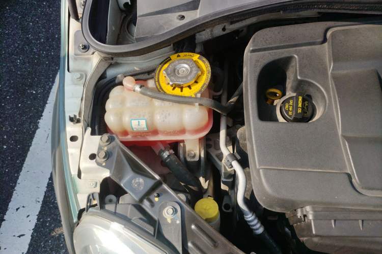 Used Fiat 500 2011 1.4L Deluxe Edition Engine Bay Right