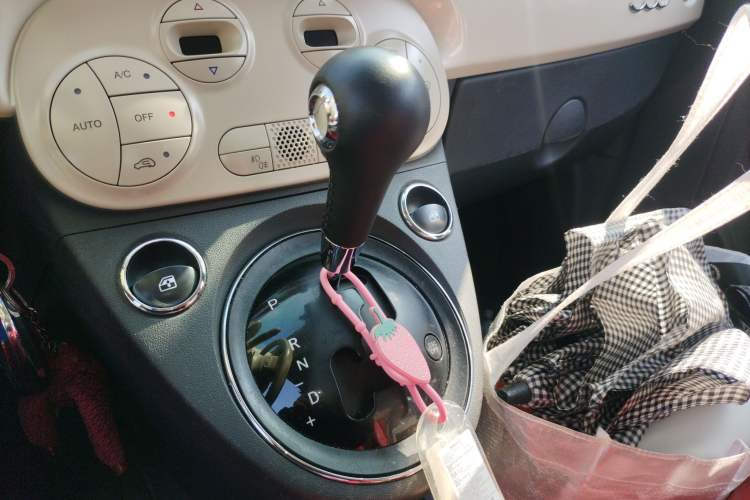 Used Fiat 500 2011 1.4L Deluxe Edition Gear Lever