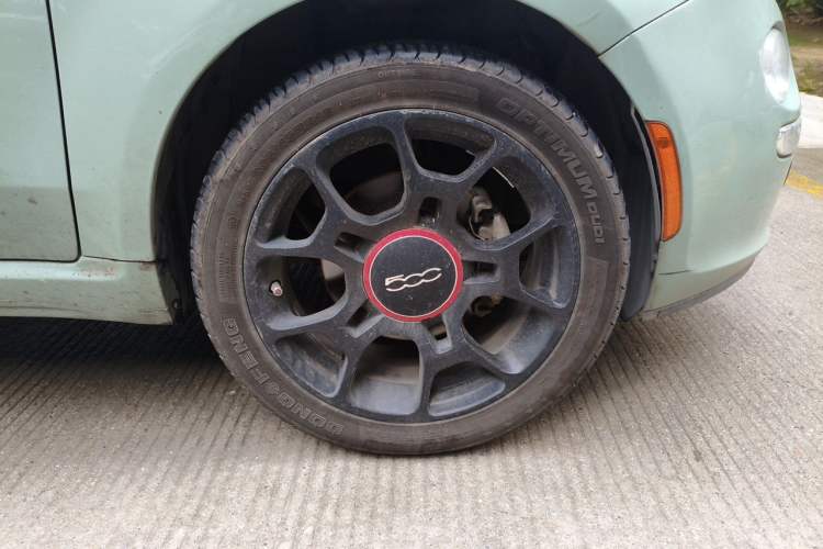 Used Fiat 500 2011 1.4L Fashion Edition Right Front Wheel Hub